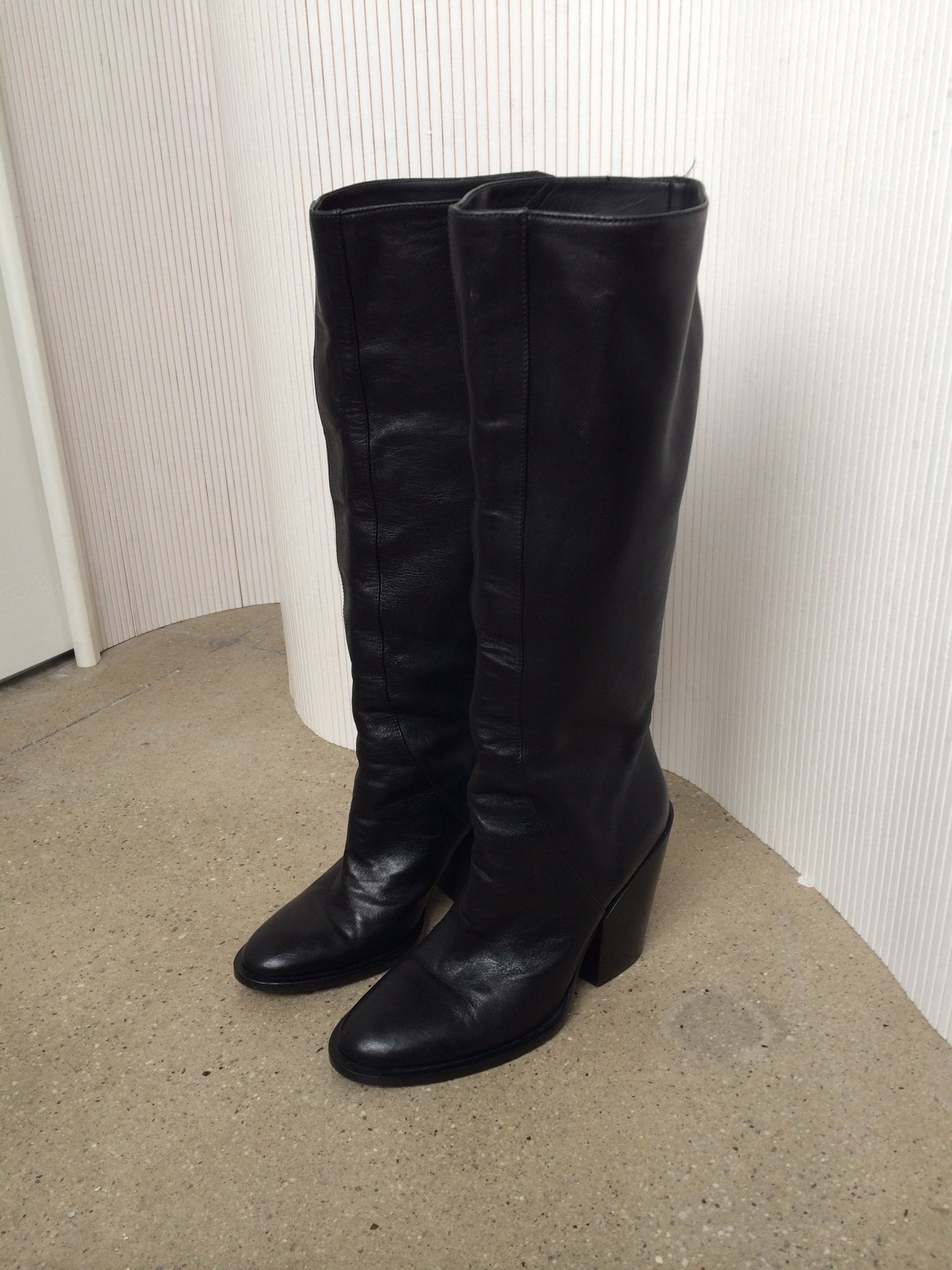 a.f. vandevorst black leather boots (38)
