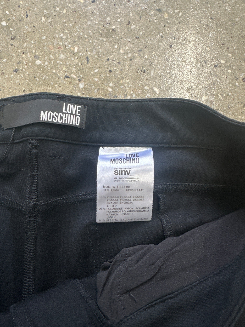 love moschino low rise stretchy capris