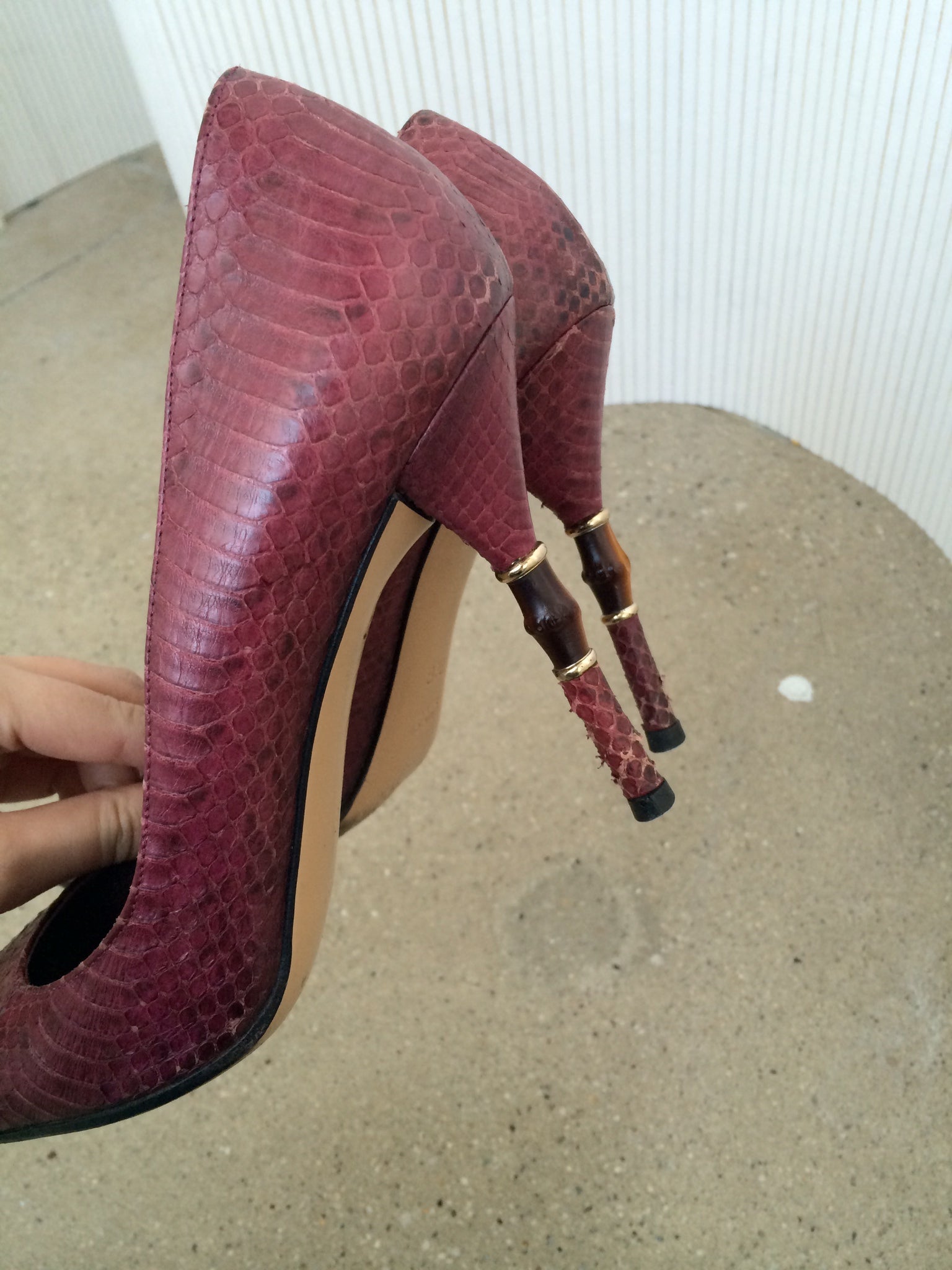 gucci snakeskin leather pointed toe heels size 7.5