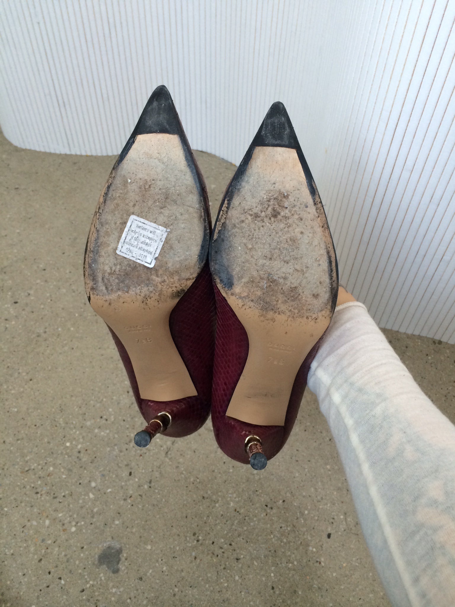 gucci snakeskin leather pointed toe heels size 7.5